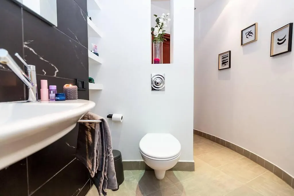 Elegant And Cozy In The Amazing Part Of Downtown Apartamento Varsóvia